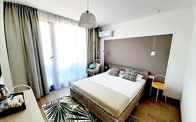 Adriano Pe Plaja Belona